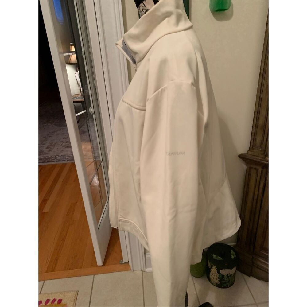 Columbia Titanium women's full-zip jacket in a cream or off-white color - Picture 7 of 9